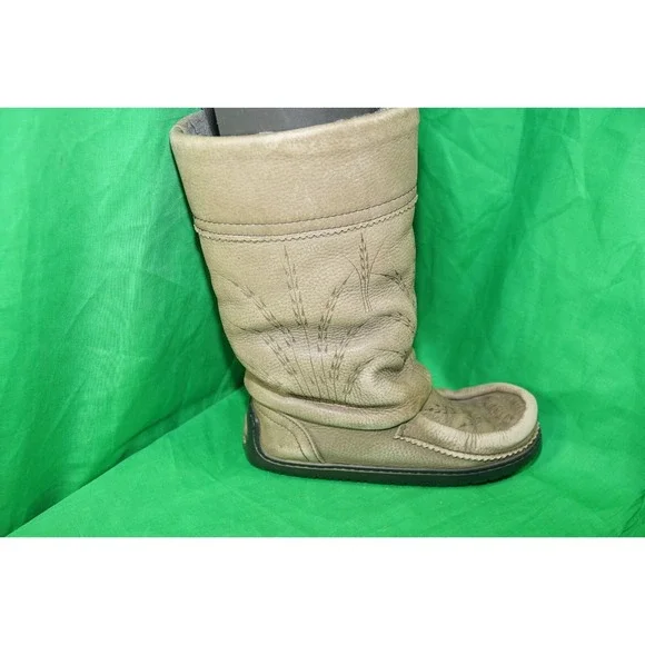 Mannitobah Mukluks Womens Boots Tan Leather Size US Womens 5 - Picture 6 of 9